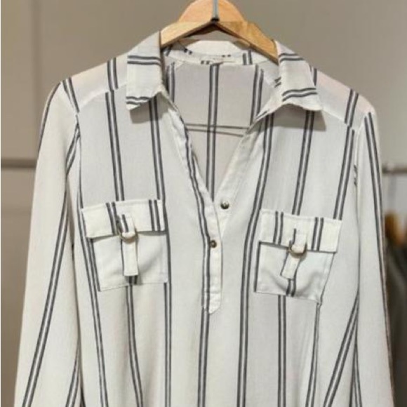 Mine black 2 button pop over black & Cream Top Size Large long sleeves academia - Picture 3 of 4